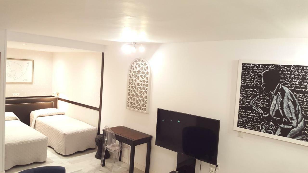 Malaka Apartment Malaga Ngoại thất bức ảnh